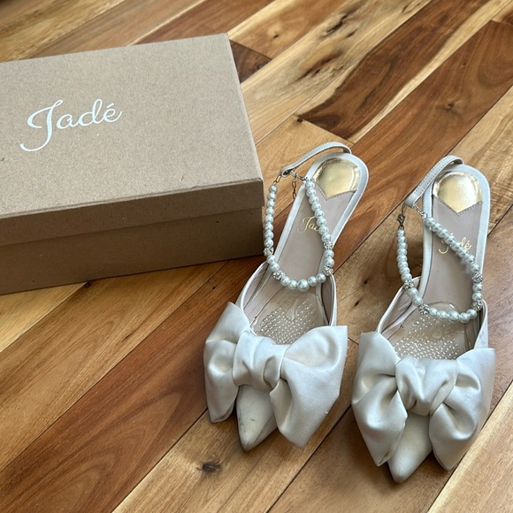 Jade on Etsy Ivory Bridal Kitten Heel in sz 8.5 - Picture 2 of 6